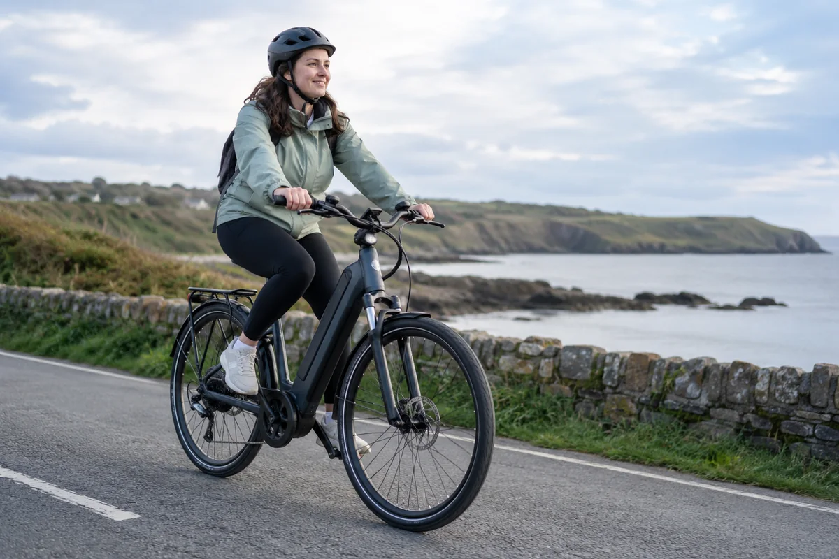 Realistic British cycling scene for TESWAY e-bikes: company and UK buying guide
